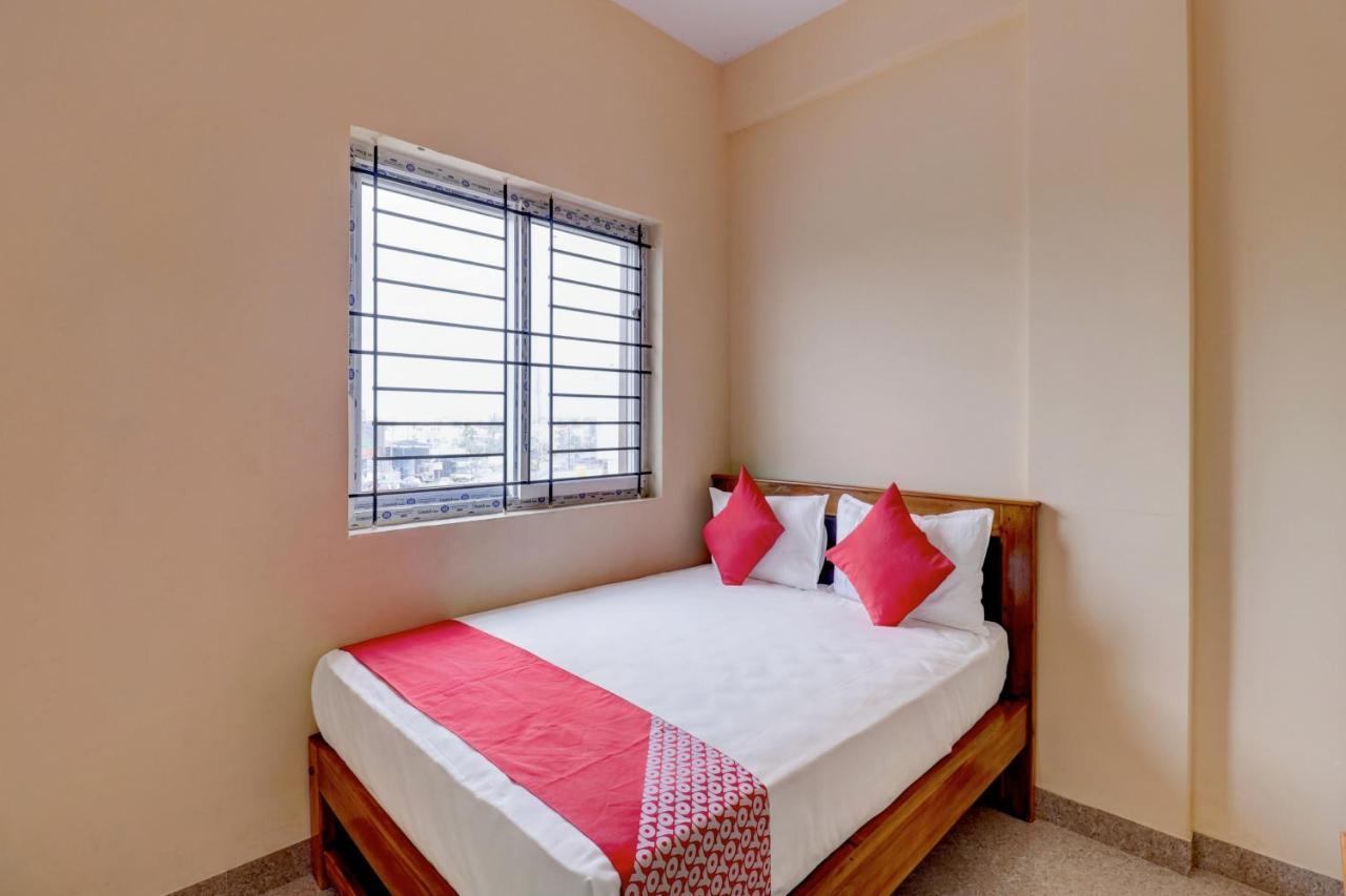 Hotel Oyo Flagship Golden Treasury Bangalore Esterno foto