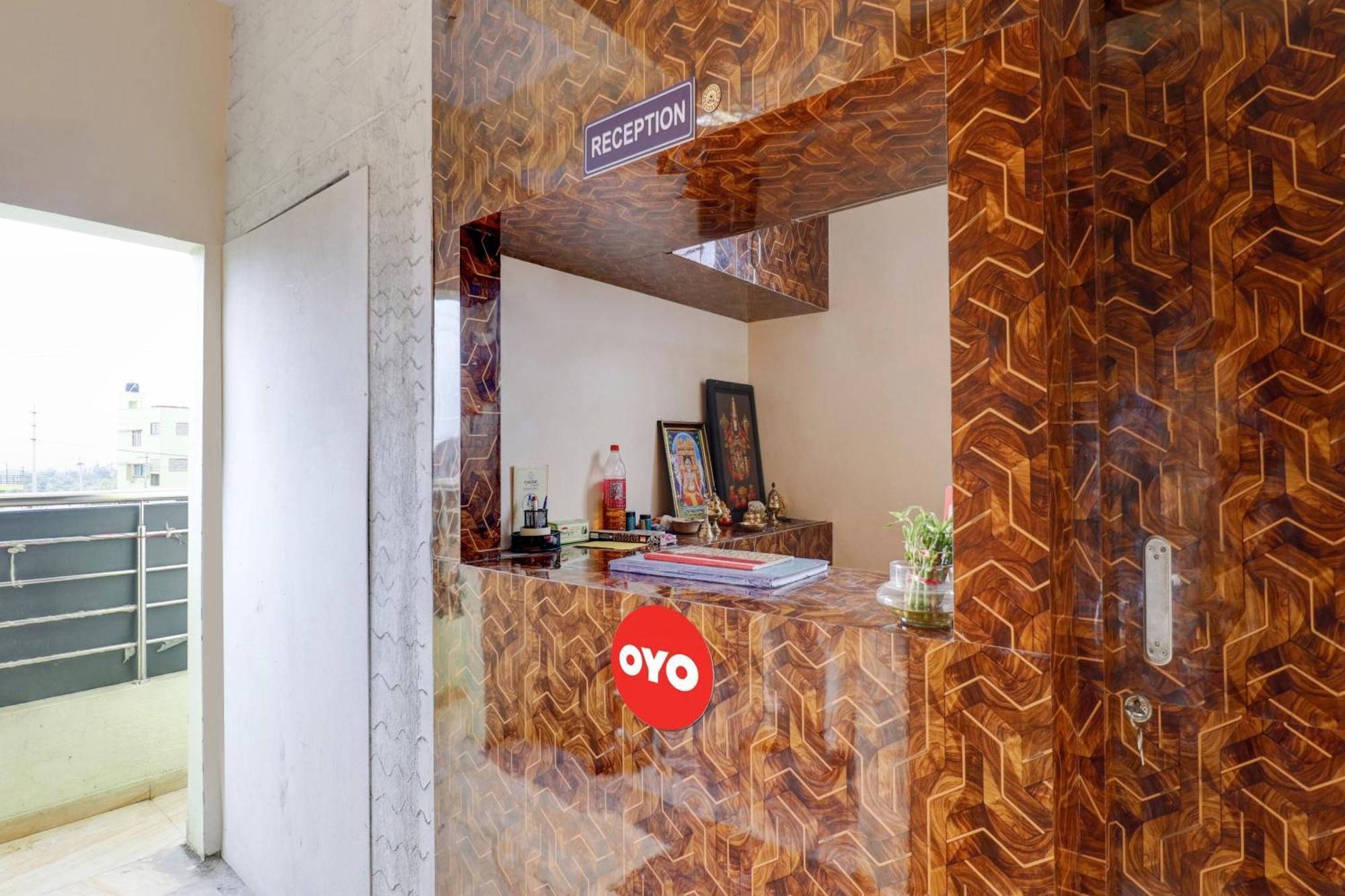 Hotel Oyo Flagship Golden Treasury Bangalore Esterno foto